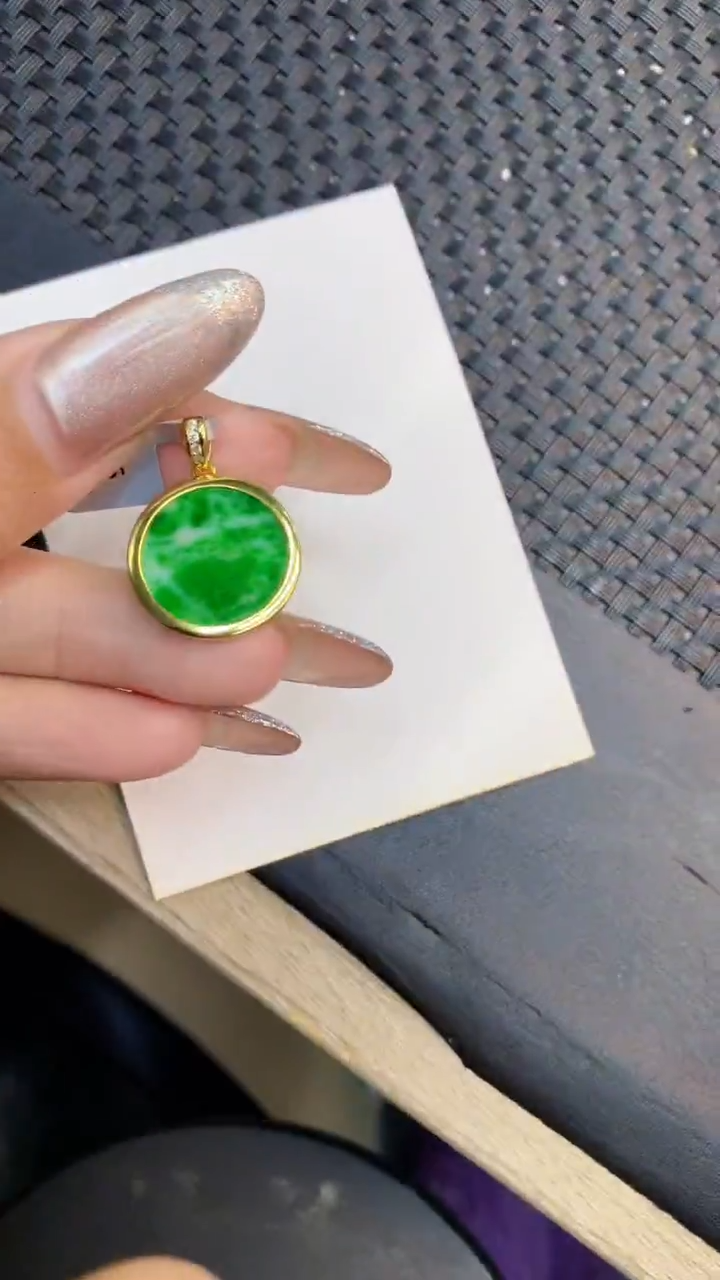 颈饰未镶嵌翡翠1