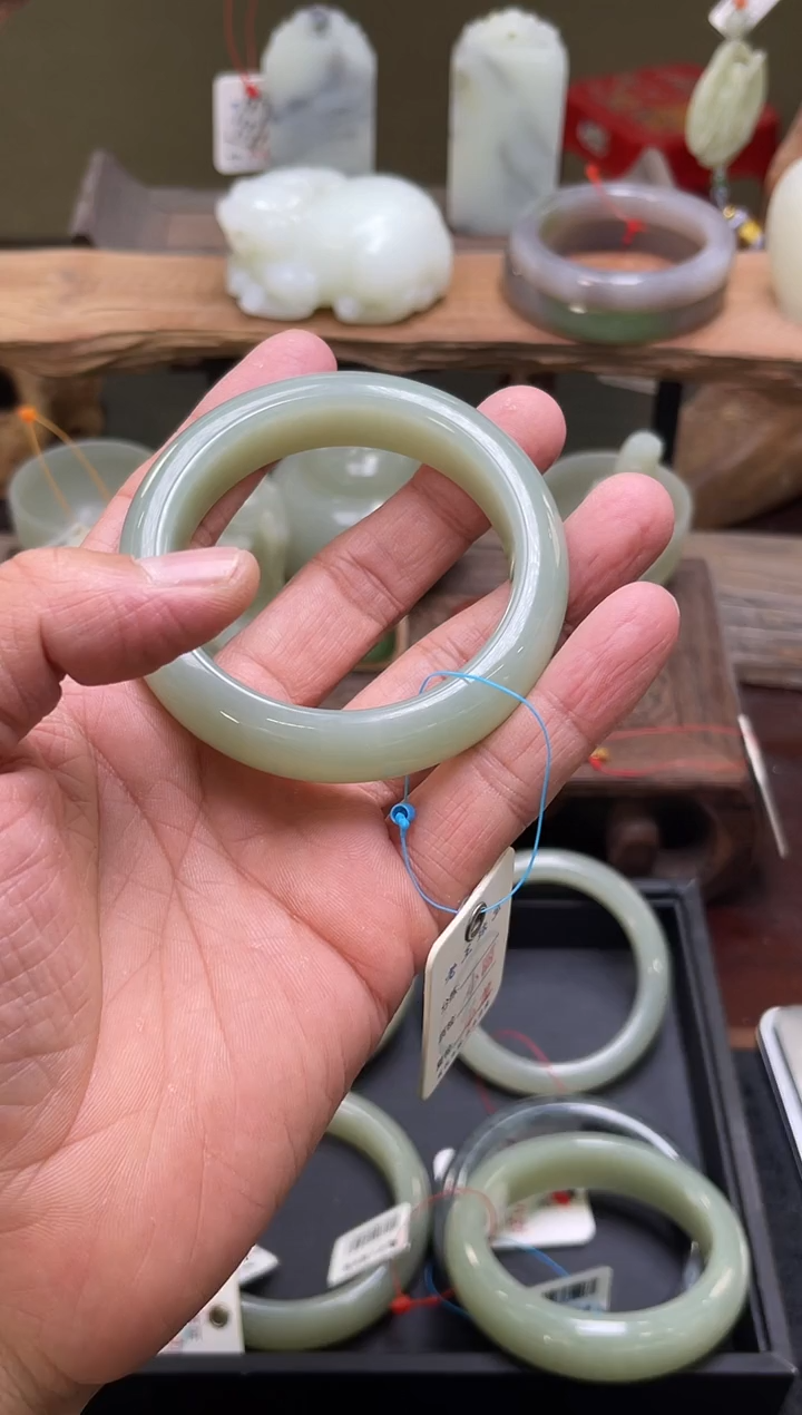 【闪购商品】和田玉未镶嵌手镯且末青白57+圈9007351