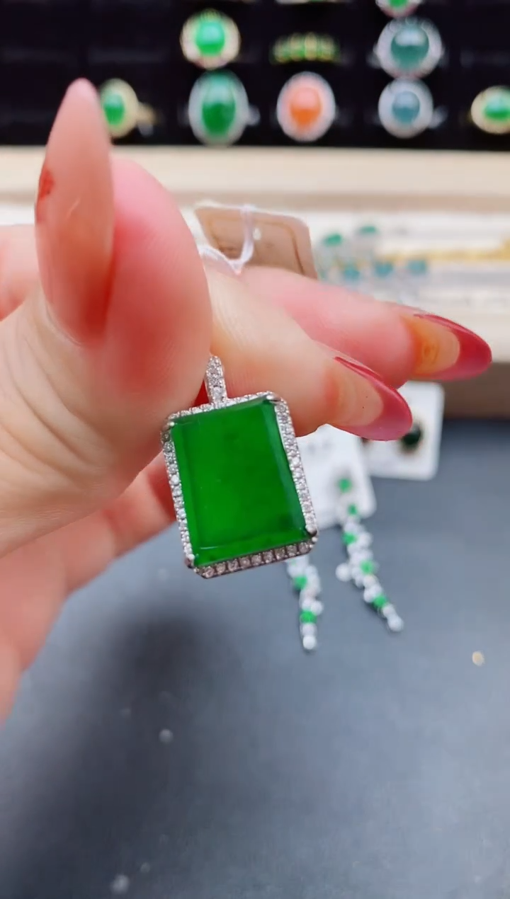 【闪购商品】翡翠吊坠(赠链)银S925镶嵌5080550