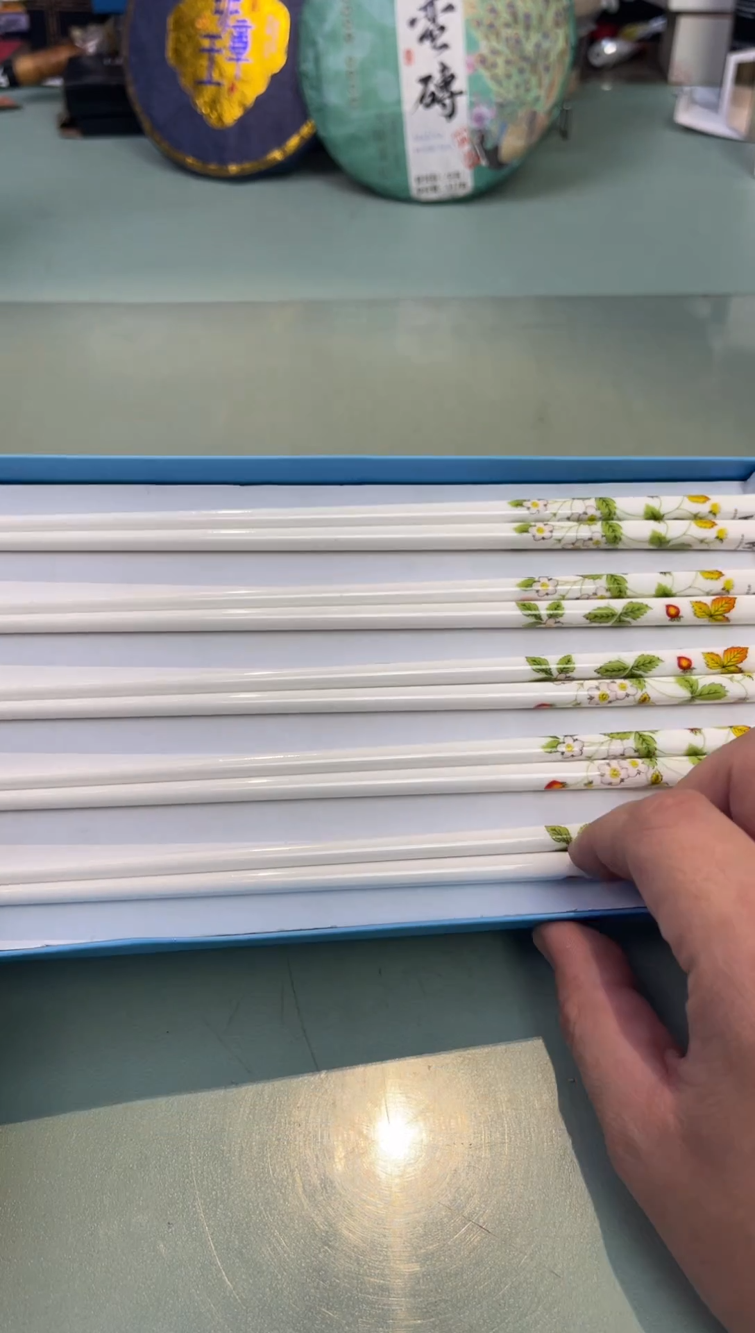 【闪购商品】瓷片草莓筷子