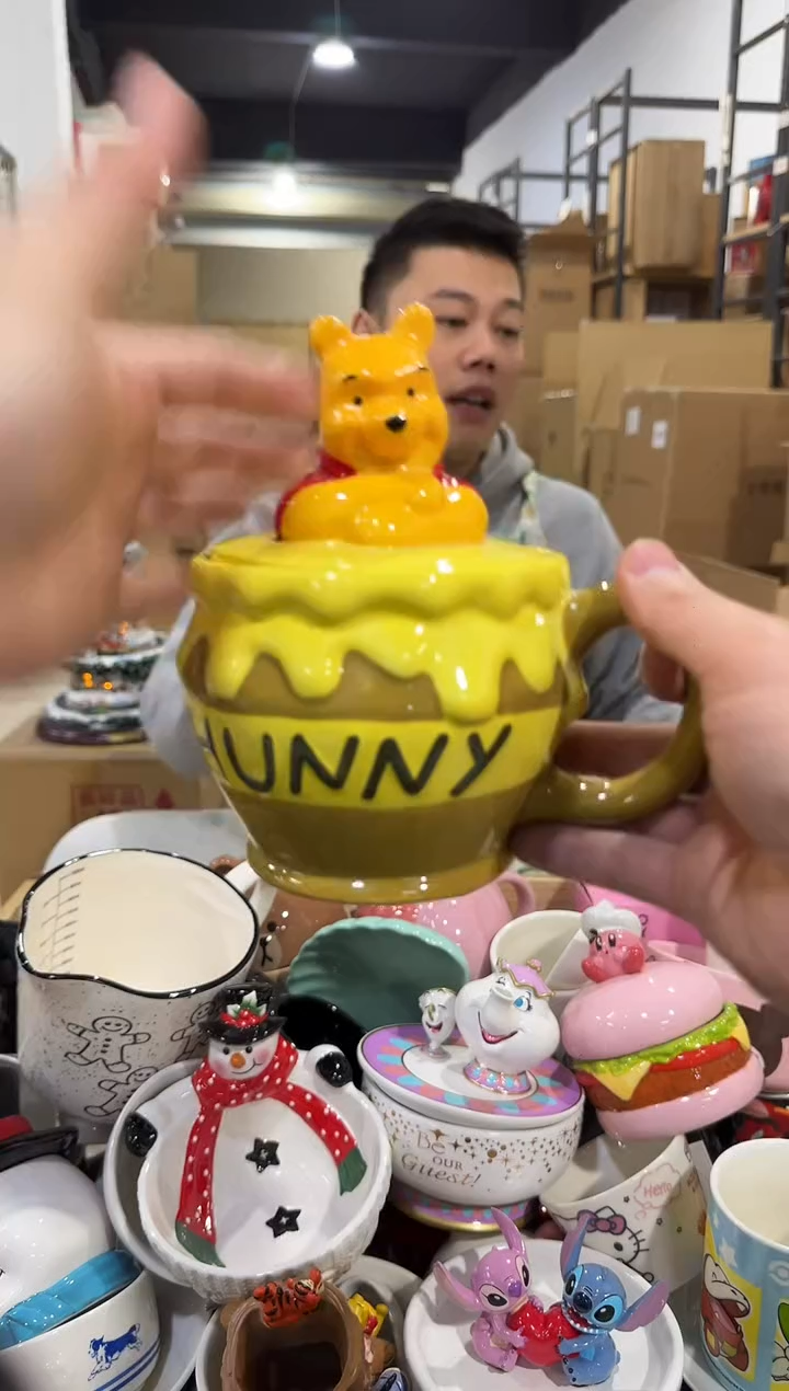 瓷片Q版维尼蜂蜜带盖杯