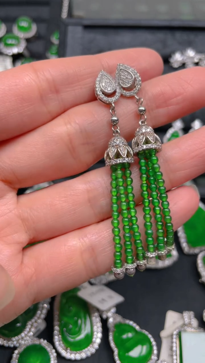 【闪购商品】翡翠耳坠银S925镶嵌翡翠