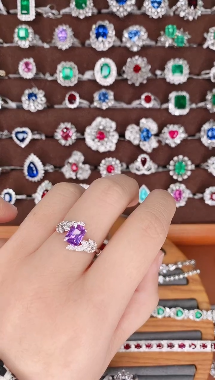 【闪购商品】彩色蓝宝石18K金戒指18K金镶嵌1