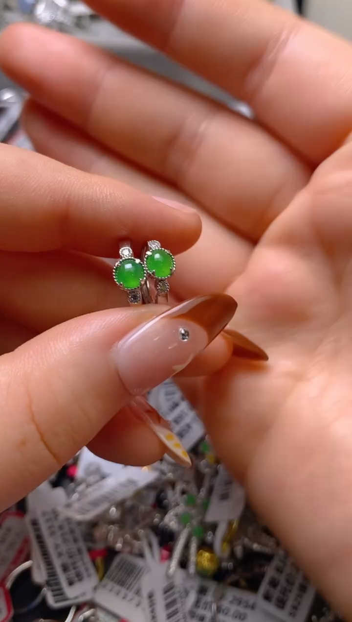 银S925镶嵌戒指翡翠百内无证书