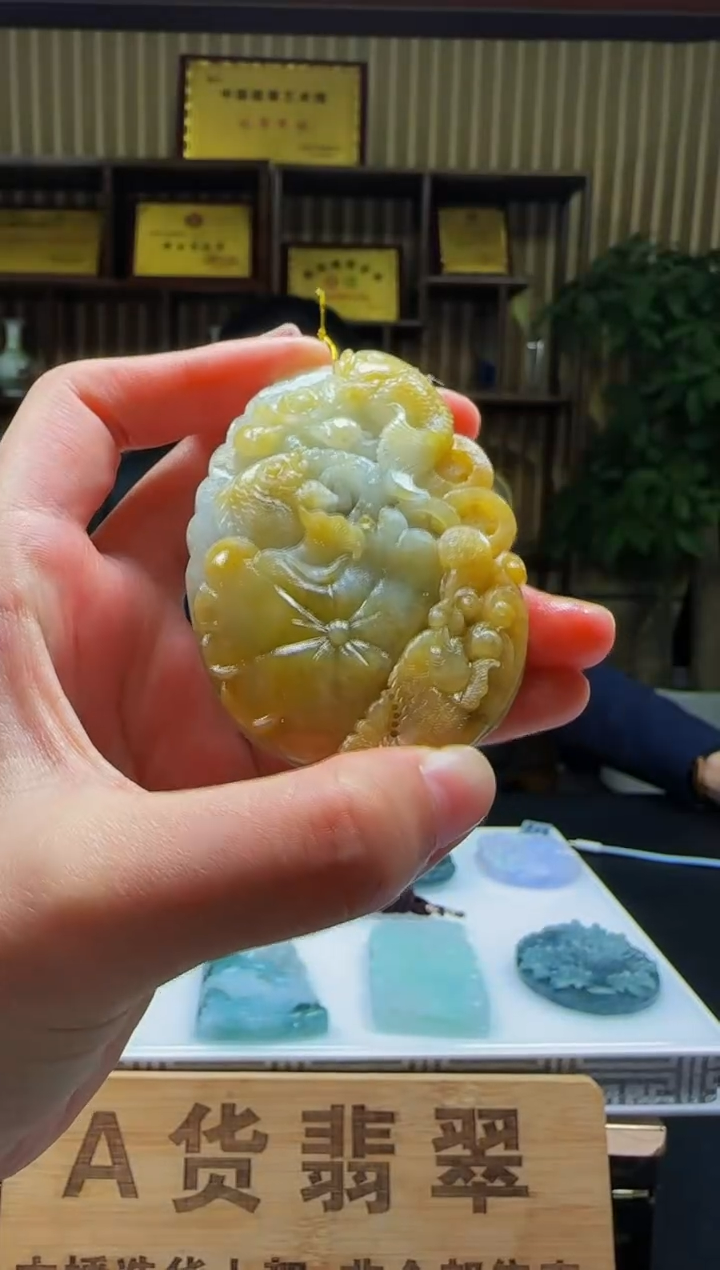 【闪购商品】定制翡翠未镶嵌Q02464翡翠毛货