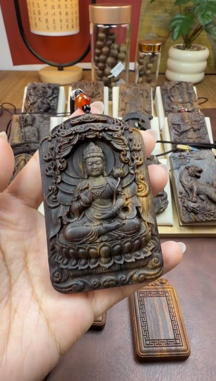木木雕款   芽庄 十二生肖守护  大势至 8cm 送养香瓶