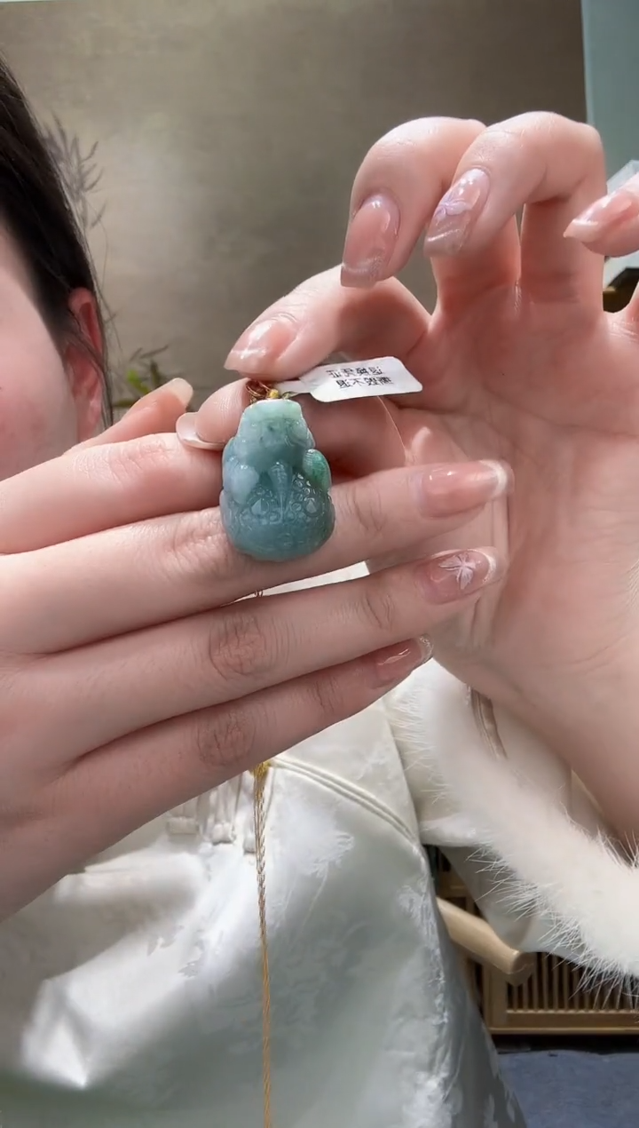【闪购商品】翡翠颈饰未镶嵌吊坠