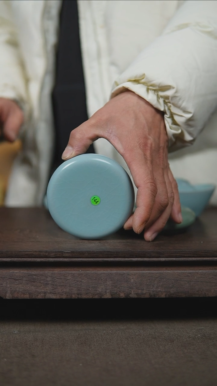 【闪购商品】杯仿古宋臻釉饼状壶承瑕144