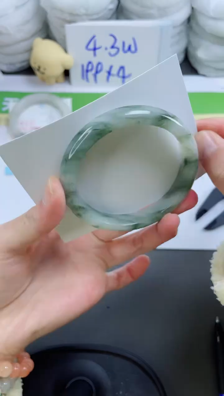 【闪购商品】石英质玉手镯未镶嵌178-57.3