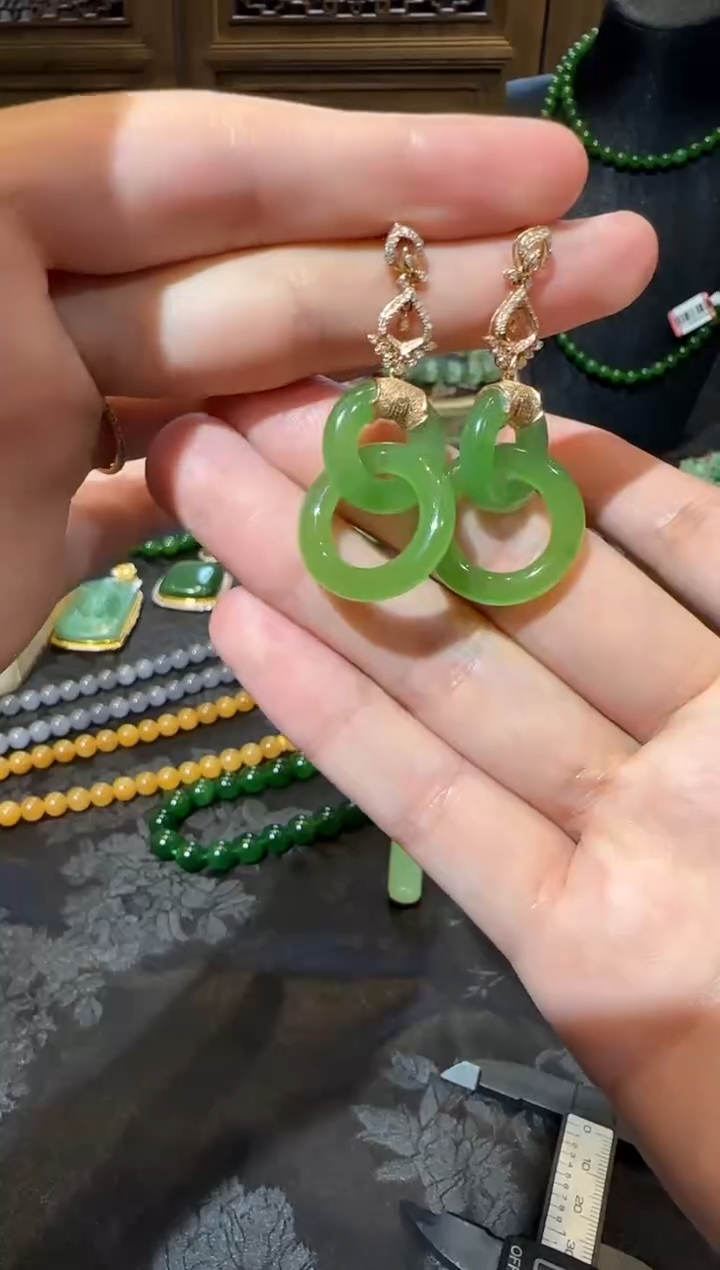 【闪购商品】和田玉耳饰18K金镶嵌1