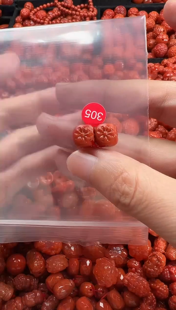 颈饰未镶嵌南红玛瑙1