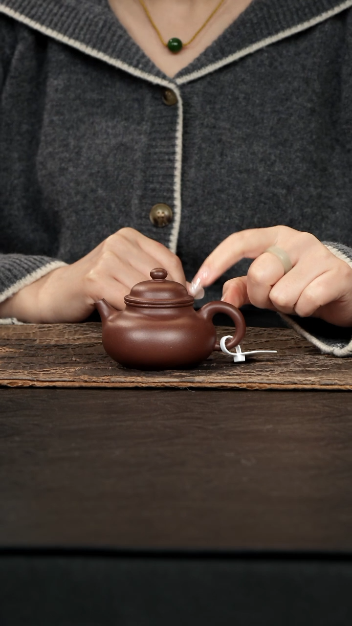 茶壶紫砂老紫泥容天110cc