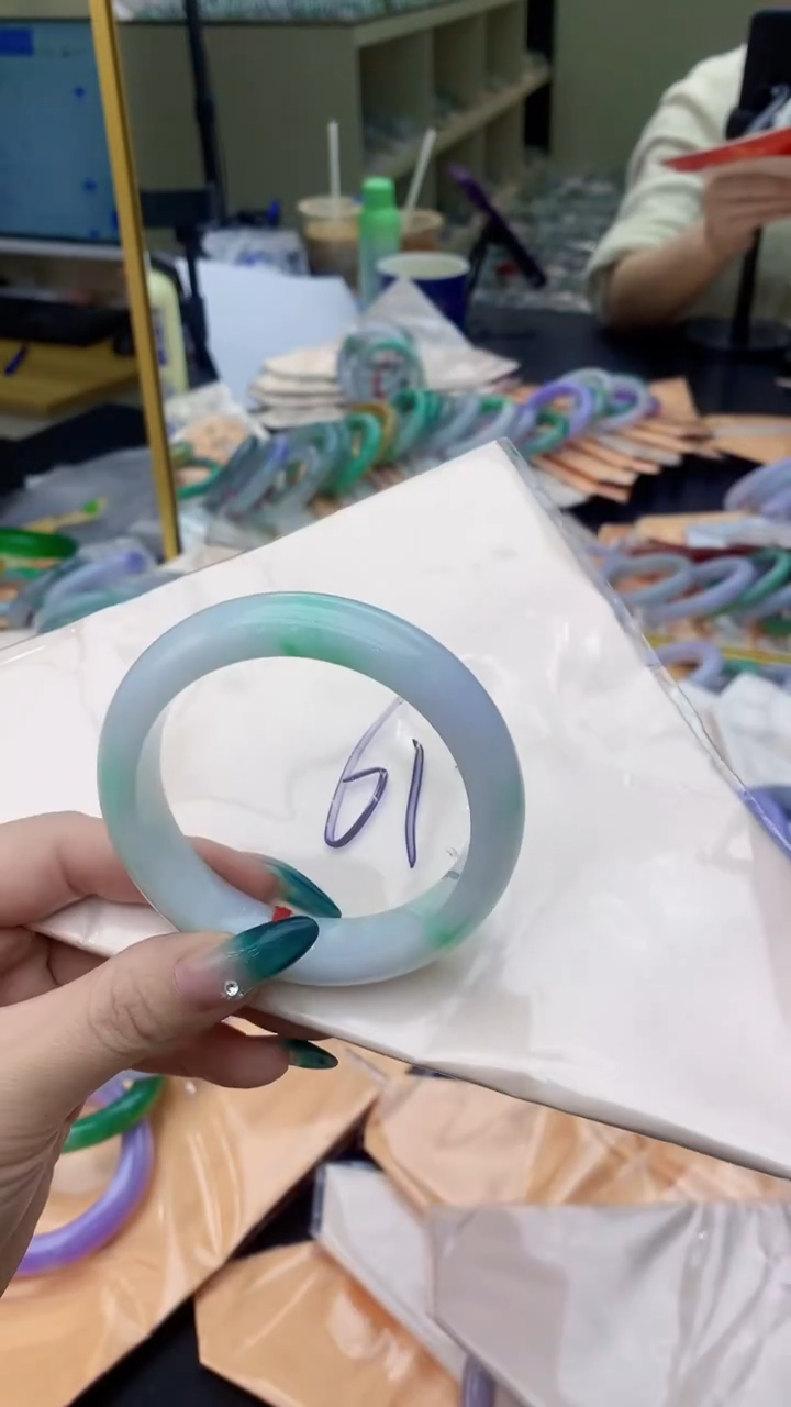 【闪购商品】翡翠手镯未镶嵌0229819968