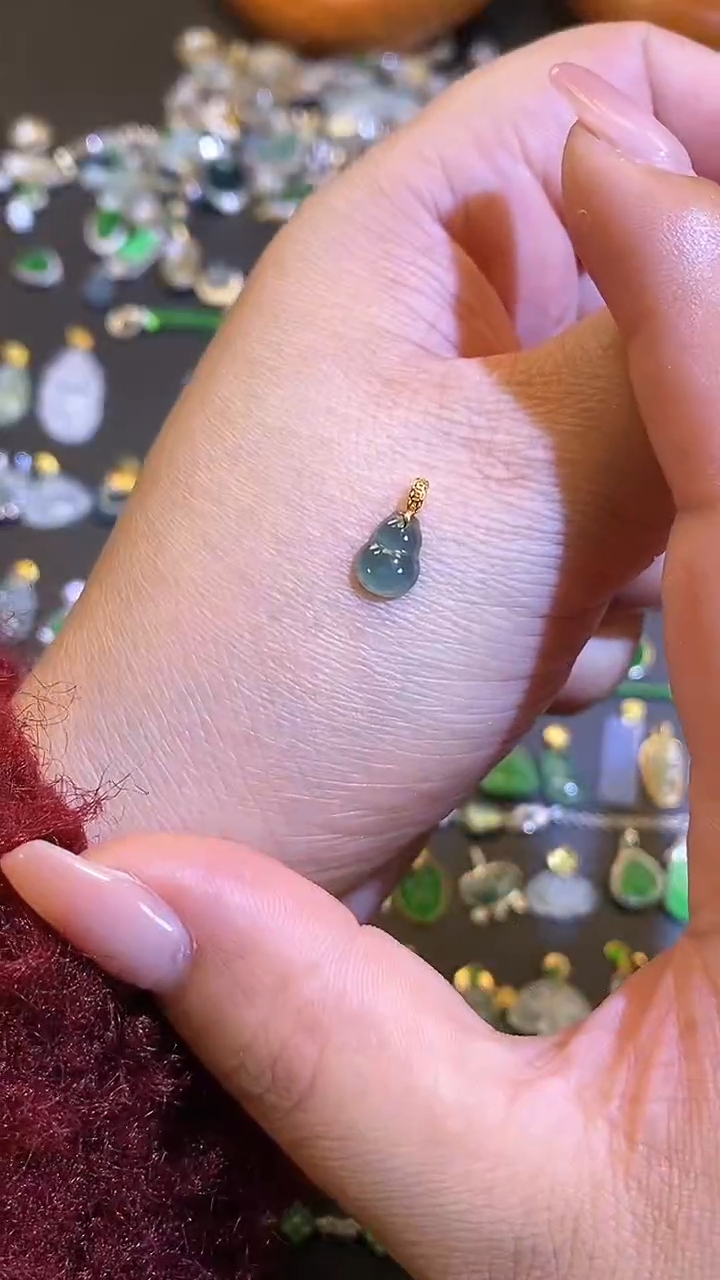 【闪购商品】翡翠吊坠(不含链)18K金镶嵌1