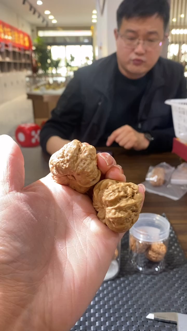 吊坠文玩核桃微修尖  蛤蟆 39