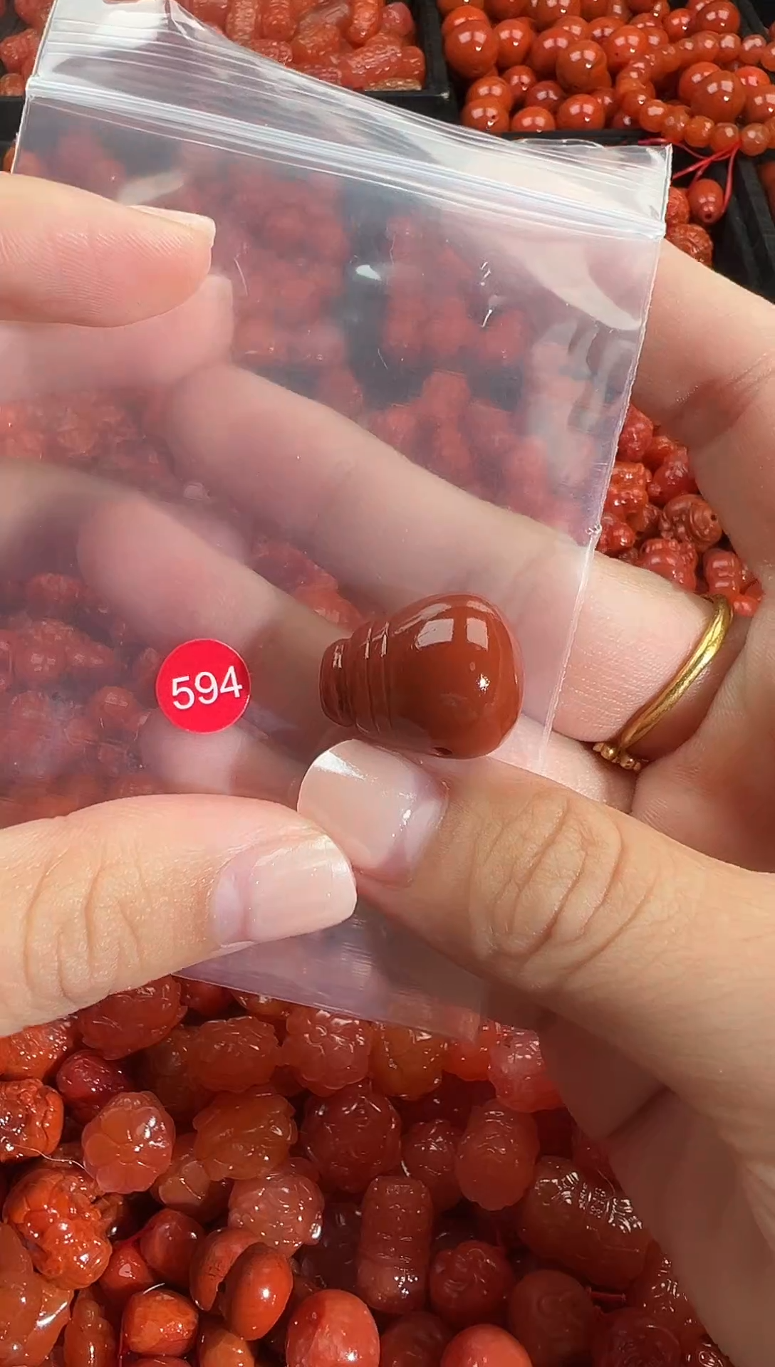 颈饰未镶嵌南红玛瑙1