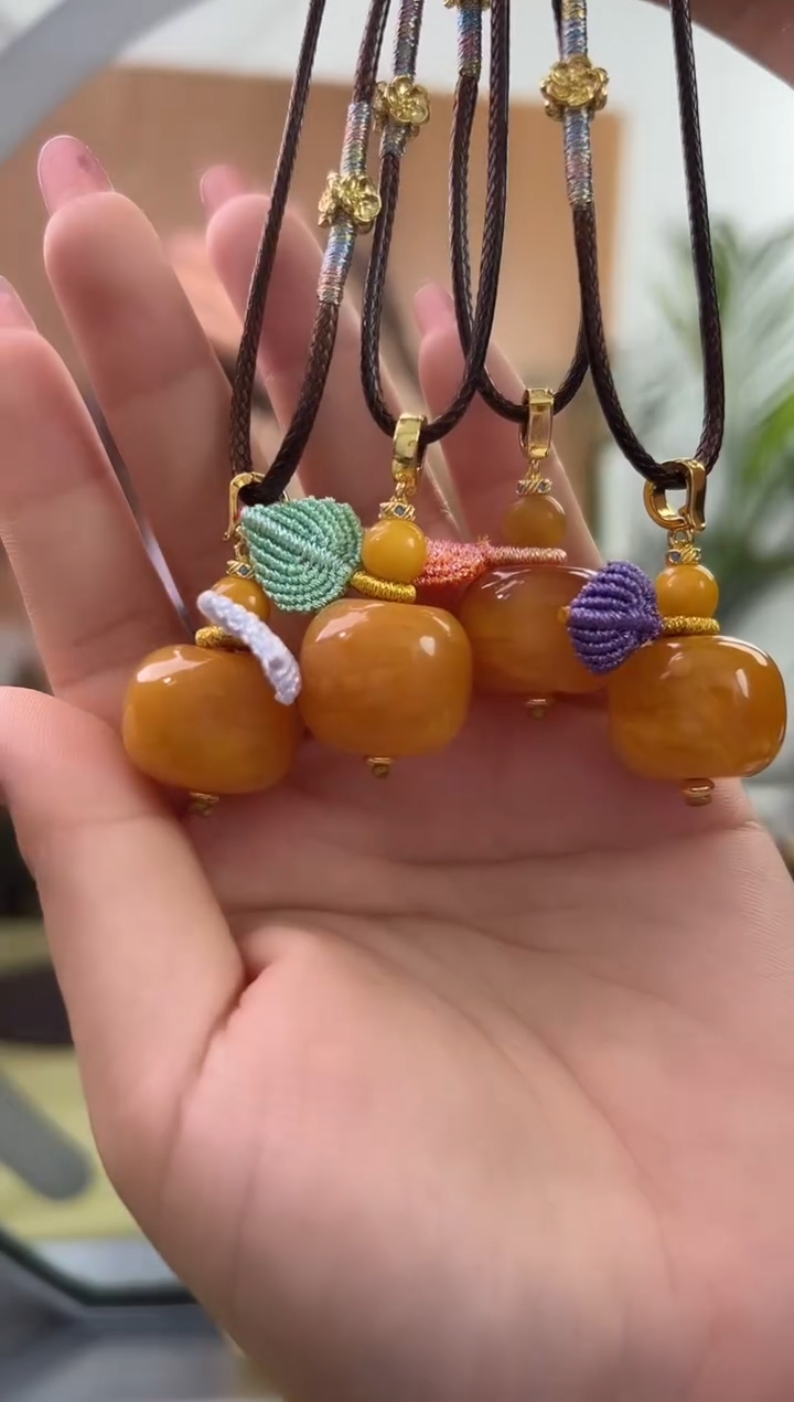 裸石琥珀未镶嵌天然琥珀蜜蜡吊坠多样性发一条 叶子颜色不一样