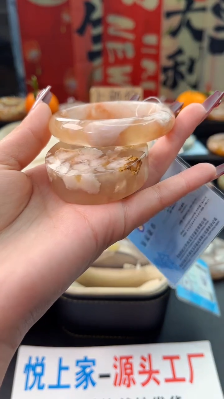 【闪购商品】石英质玉手镯未镶嵌赠送镯心（50圈口