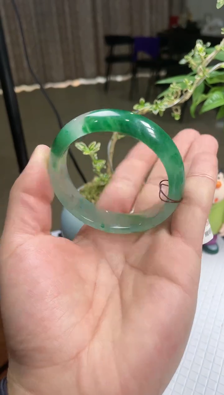 【闪购商品】石英质玉手镯未镶嵌非洲翠手镯多样性发货