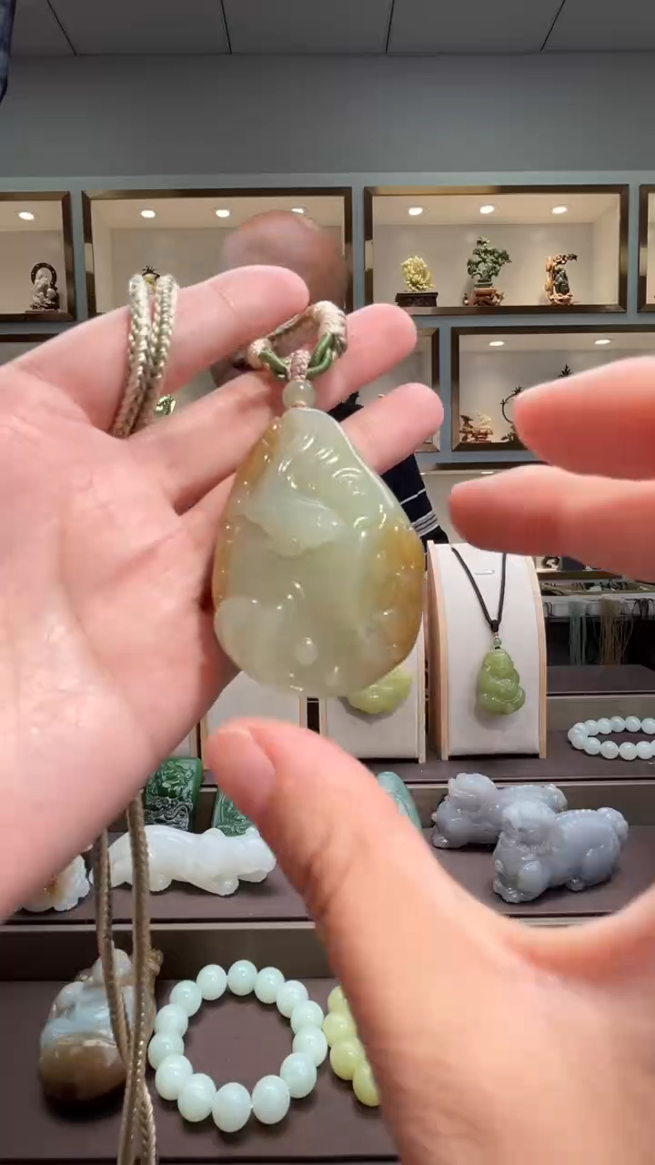 颈饰未镶嵌和田玉苏