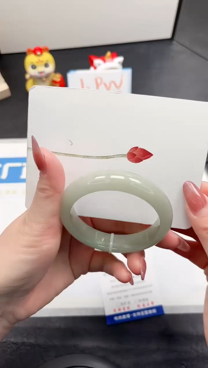 【闪购商品】石英质玉手镯未镶嵌289-55