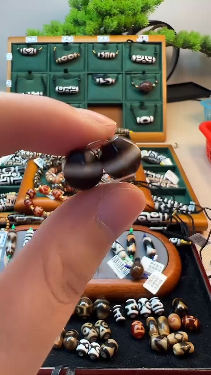 玛瑙/玉髓（覆膜）颈饰未镶嵌42微瑕