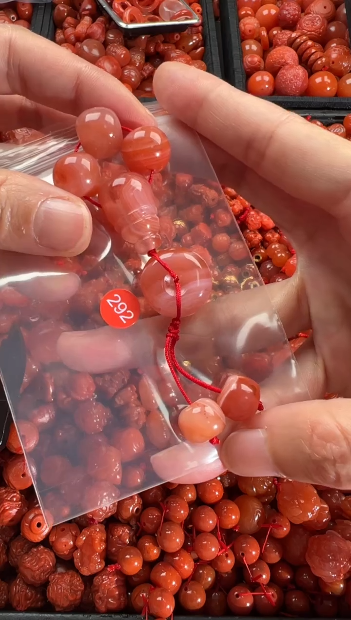 【闪购商品】南红玛瑙颈饰未镶嵌1