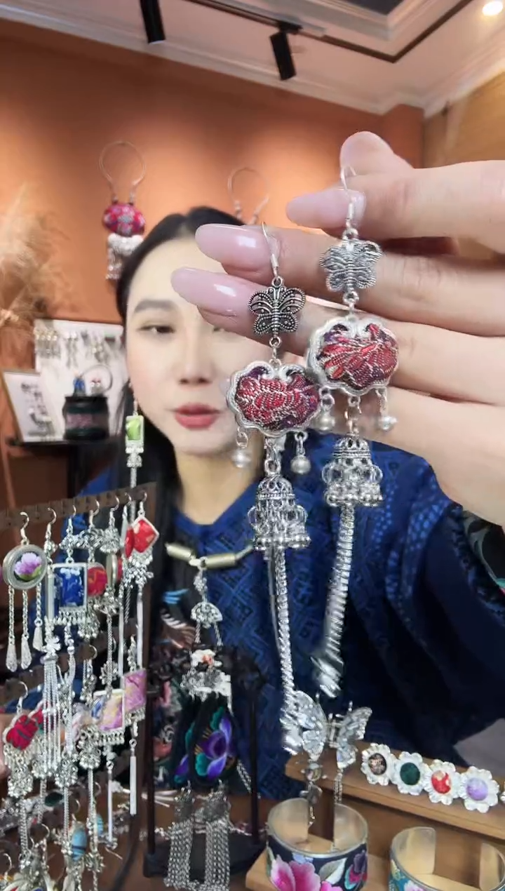 【闪购商品】刺绣纯手工民族风耳环