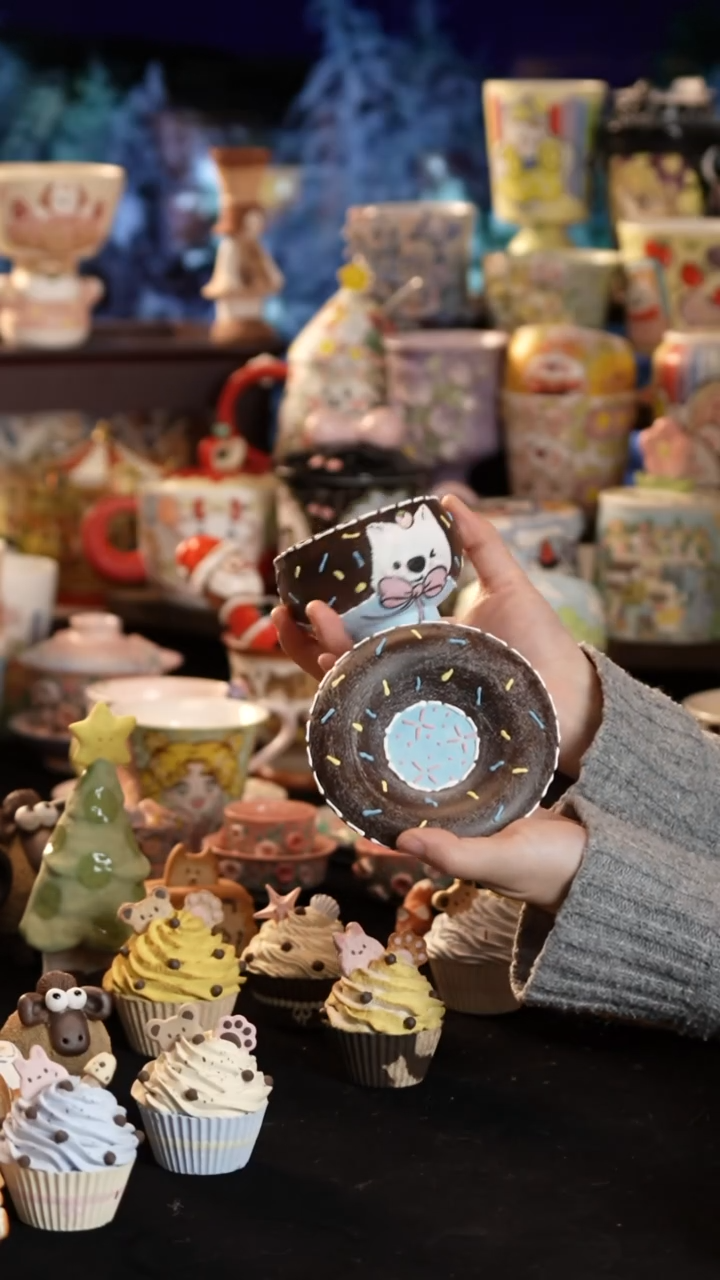 摆件陶景德镇釉下彩手绘设计师款陶瓷