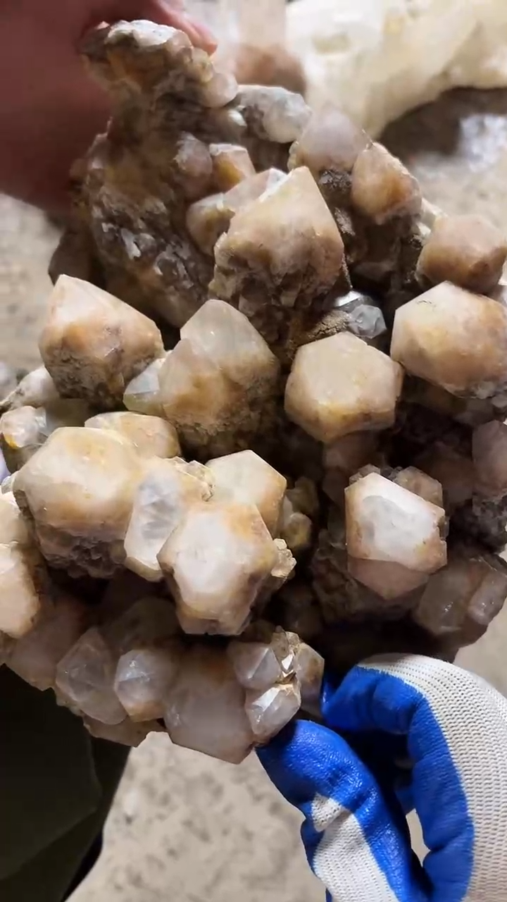 【闪购商品】水晶摆件未镶嵌菠萝骨干水晶 710