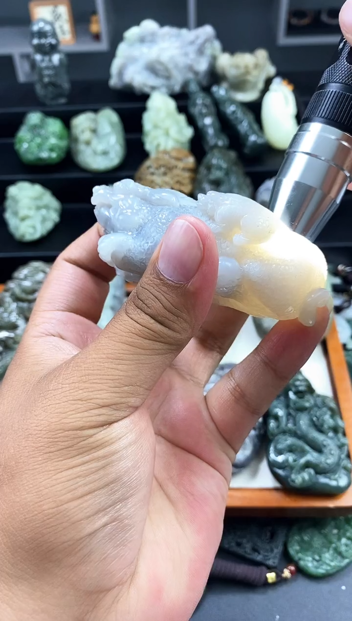 和田玉未镶嵌颈饰1