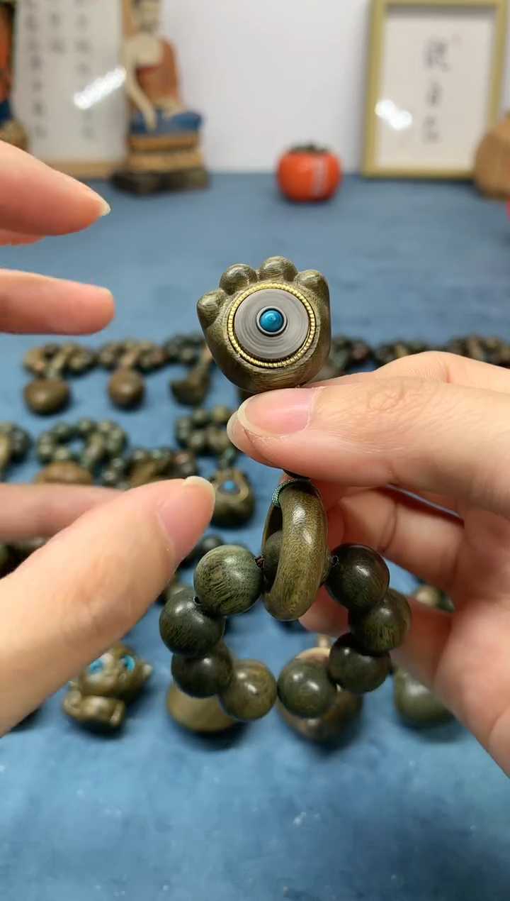 【闪购商品】维腊木（绿檀）把件猫爪转转 盘玩件