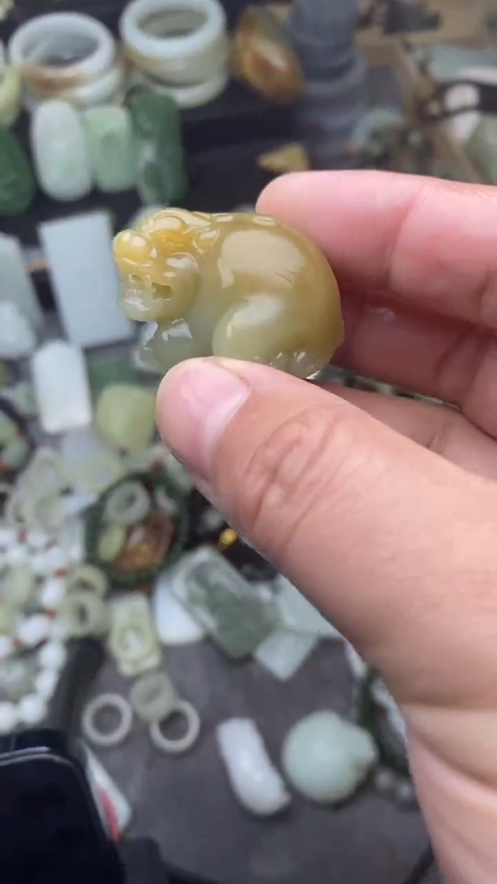 颈饰未镶嵌和田玉新疆且末糖貔貅