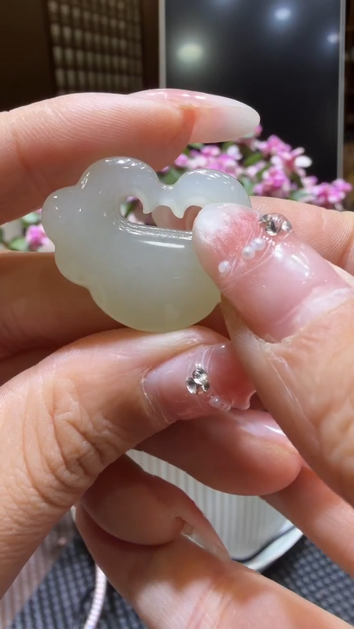 颈饰未镶嵌和田玉挂件