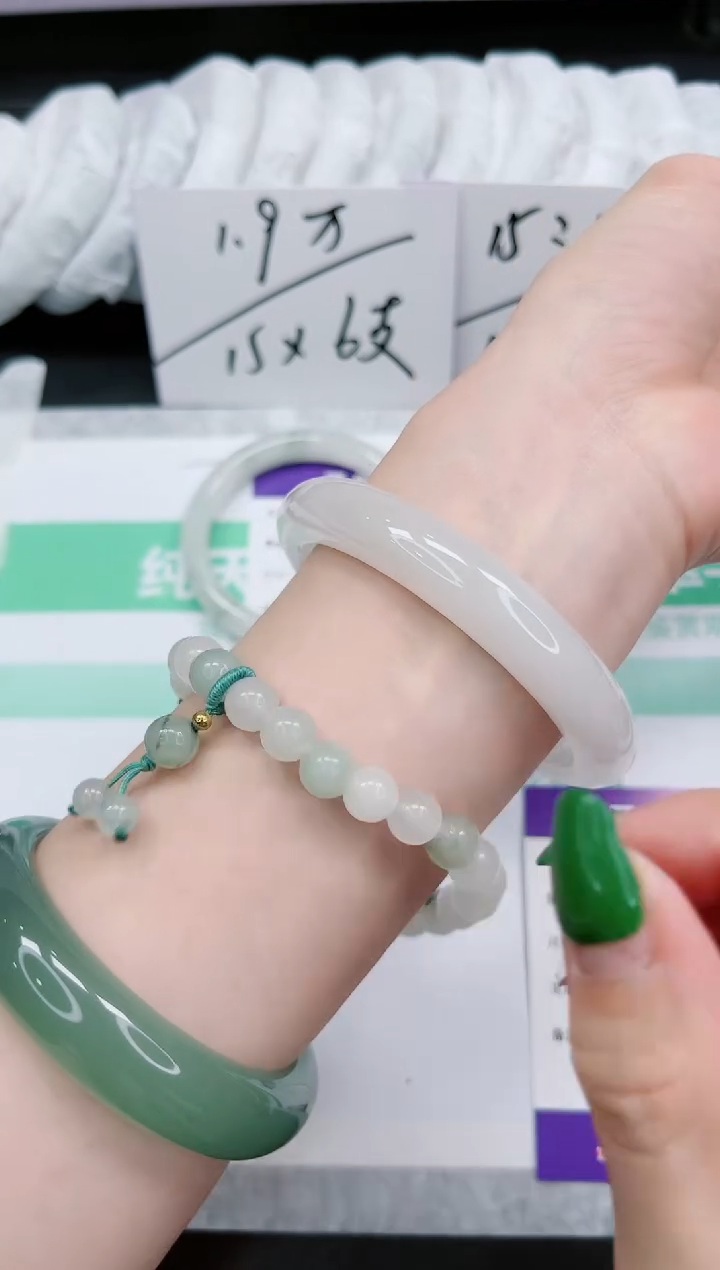 石英质玉手镯未镶嵌699-62.4