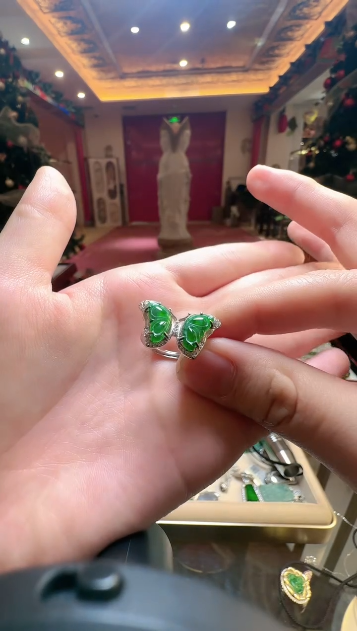 【闪购商品】翡翠吊坠(不含链)未镶嵌翡翠