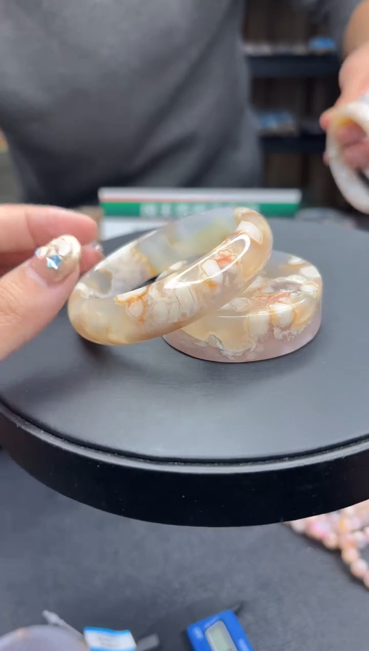 【闪购商品】石英质玉手镯未镶嵌487（57圈赠送镯心）