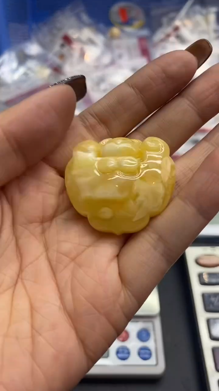 琥珀未镶嵌珠宝奇石648