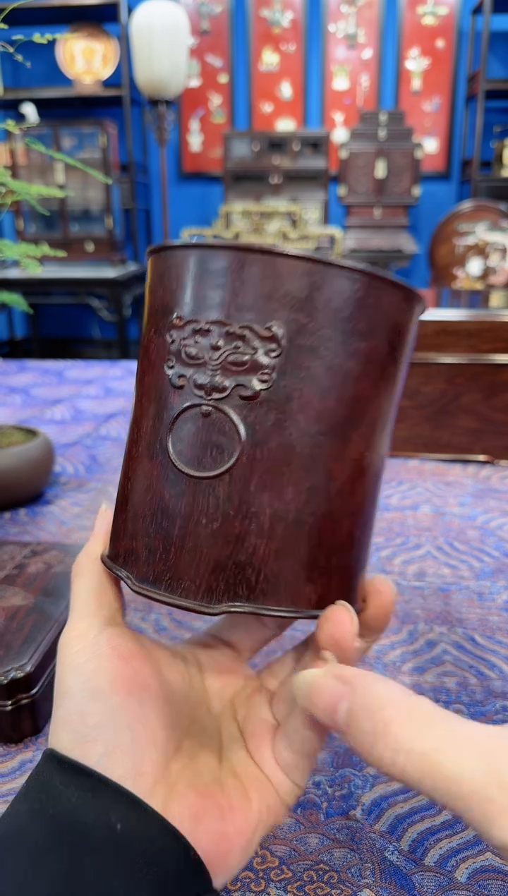 【闪购商品】紫檀木类成套家具笔筒