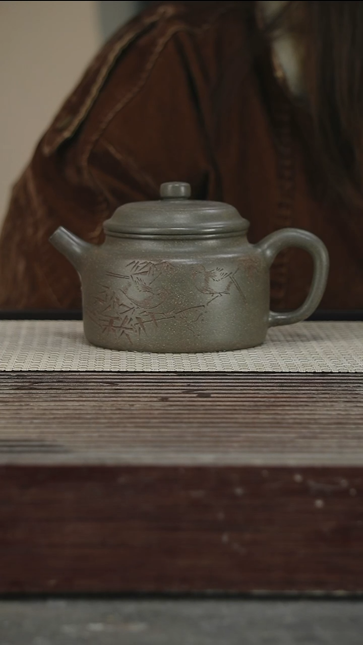 茶壶紫砂73号400CC