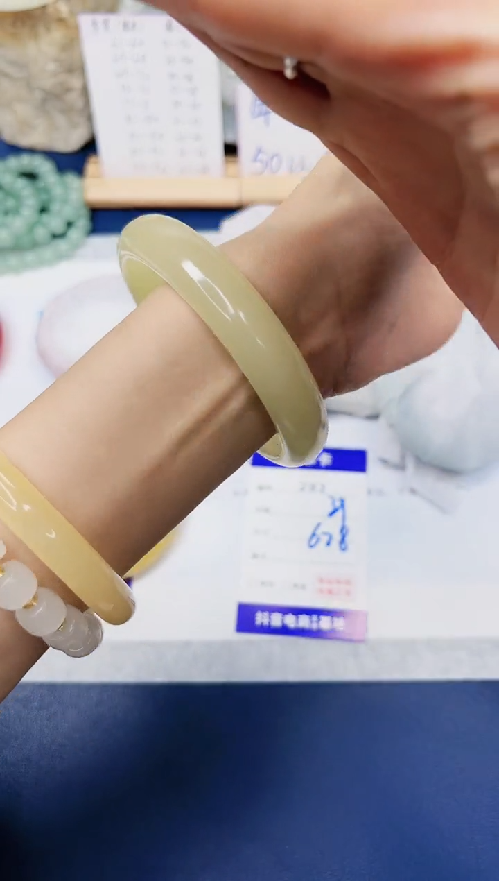 【闪购商品】石英质玉手镯未镶嵌293-晴水-圈口62