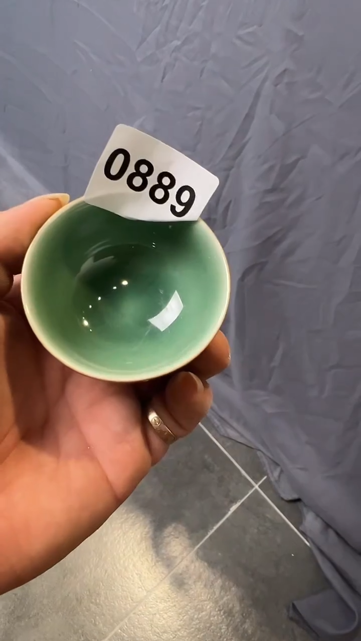 龙泉窑老花双釉小茶碗微瑕0889