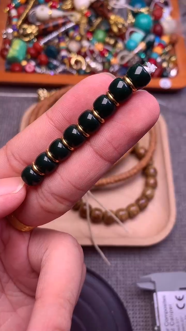 颈饰琉璃老油绿直切卡8mm 一组发