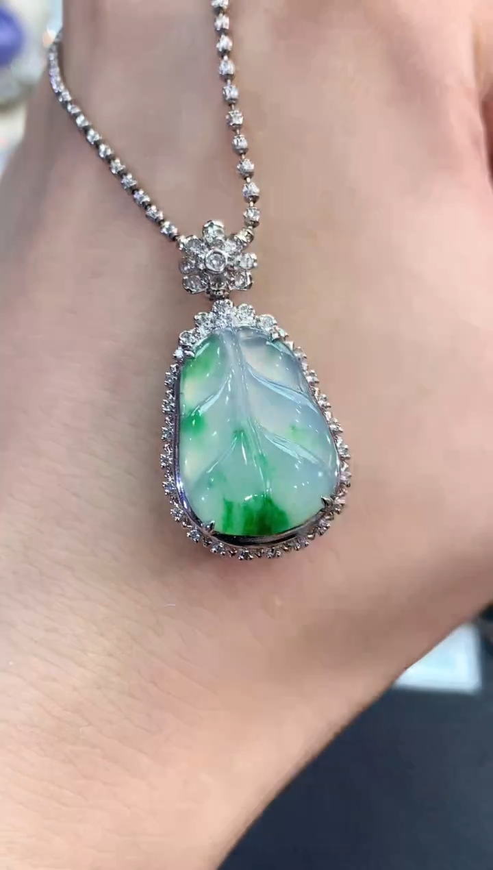 【闪购商品】翡翠吊坠(不含链)18K金镶嵌D38   