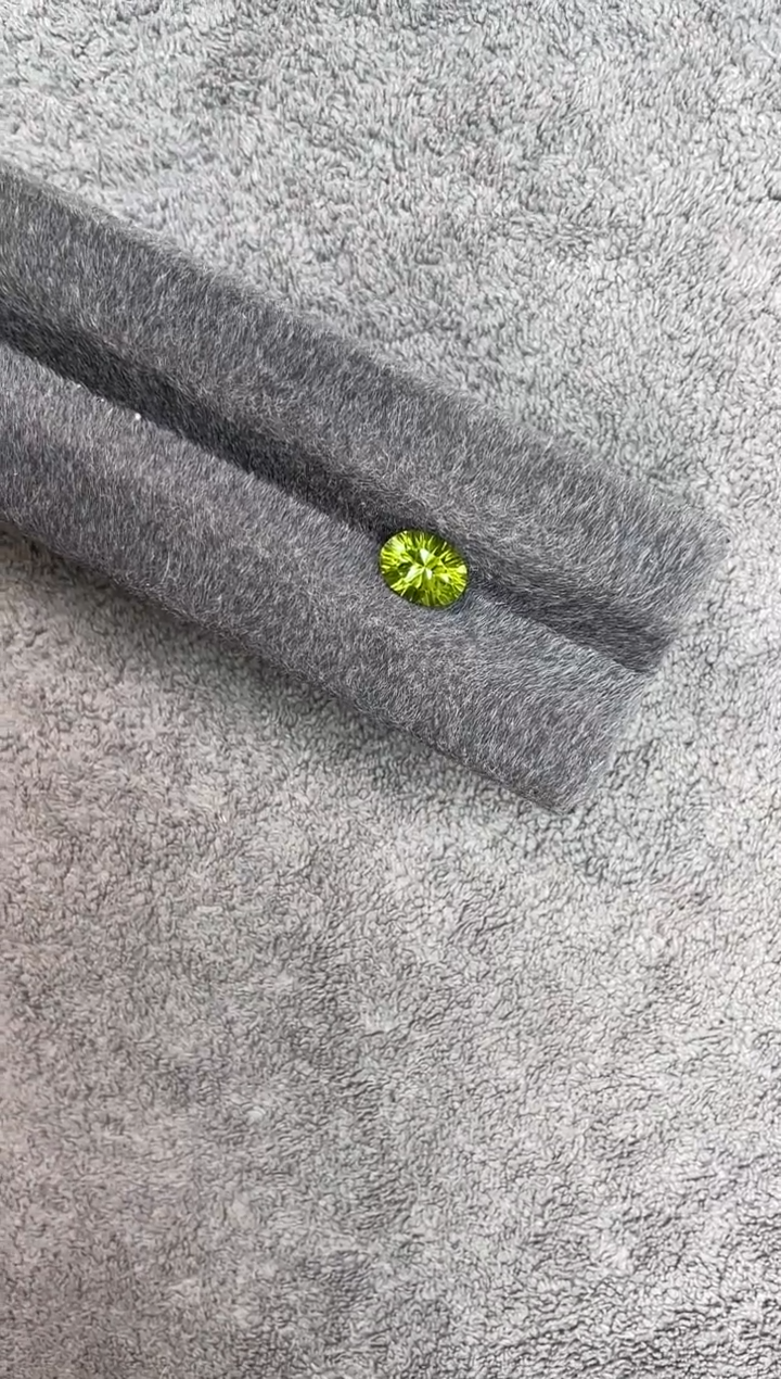 【闪购商品】橄榄石裸石未镶嵌1.9克拉