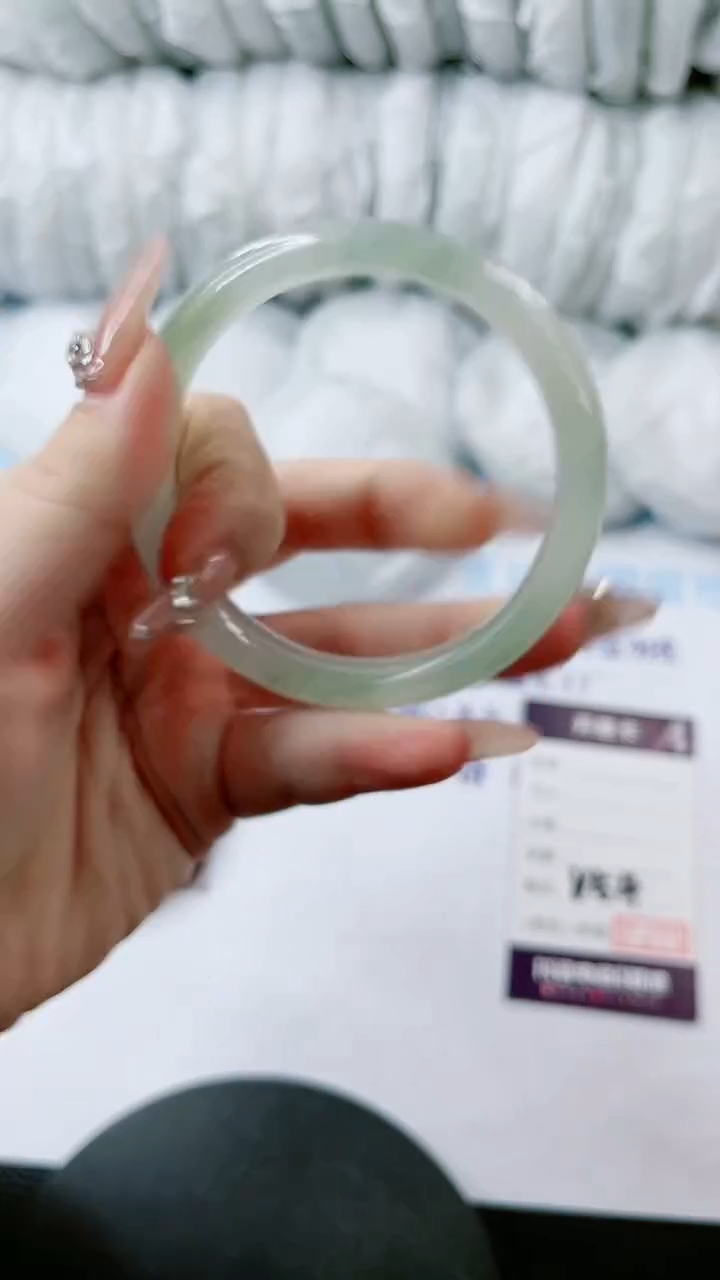 【闪购商品】石英质玉手镯未镶嵌多样性发货V53