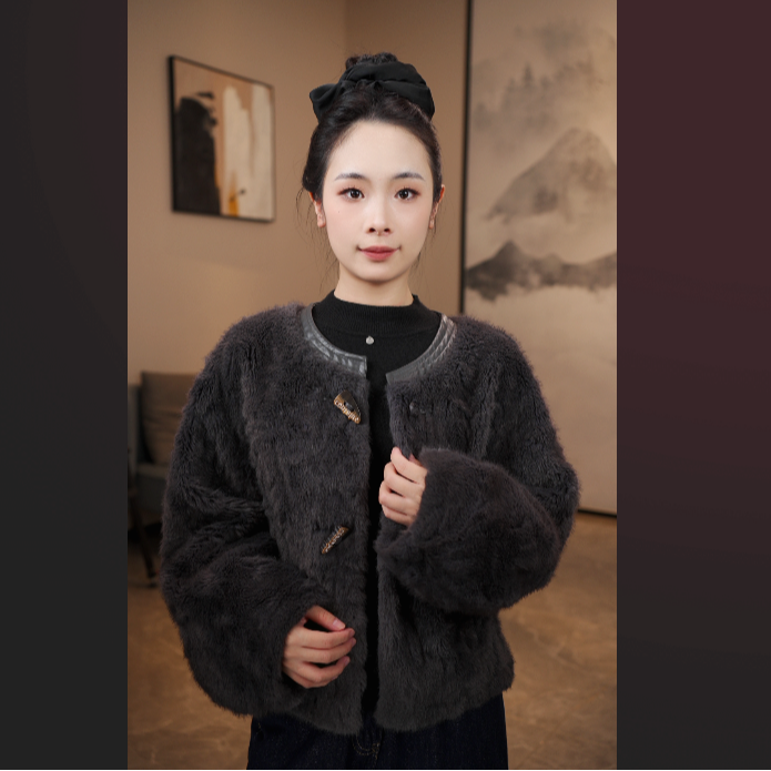 【CC】新款宽松外套立领短款保暖女士轻奢拼接女装复古牛角扣