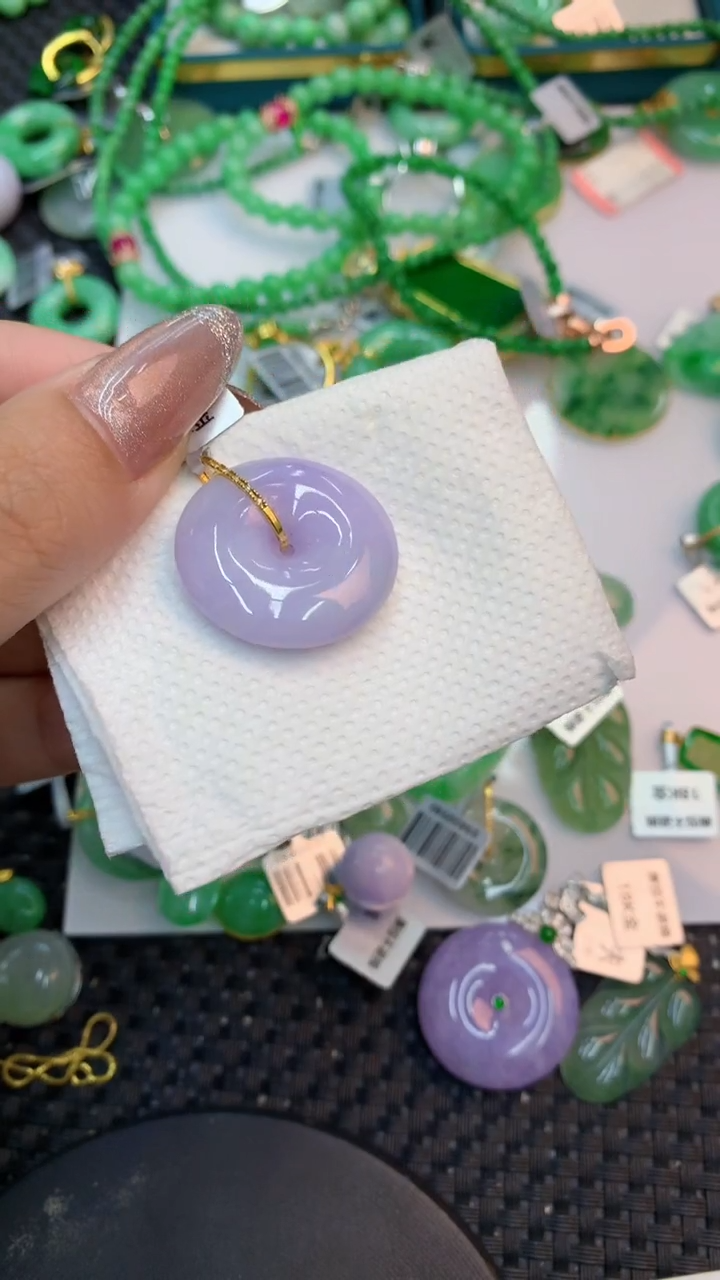 颈饰18K金镶嵌翡翠1