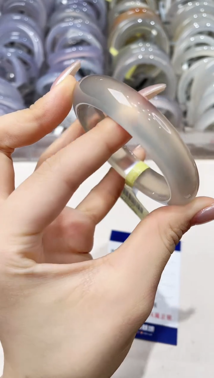 玛瑙/玉髓手镯未镶嵌926