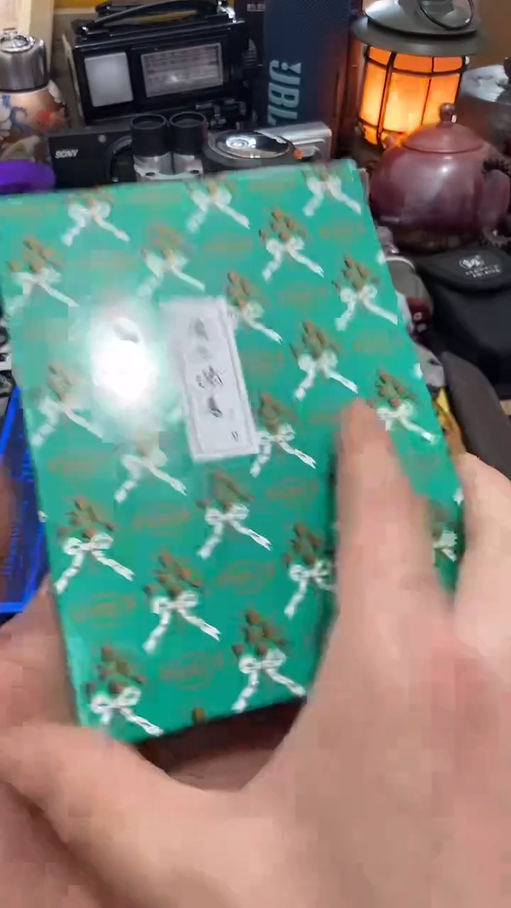 瓷片闪购商品  如图所示